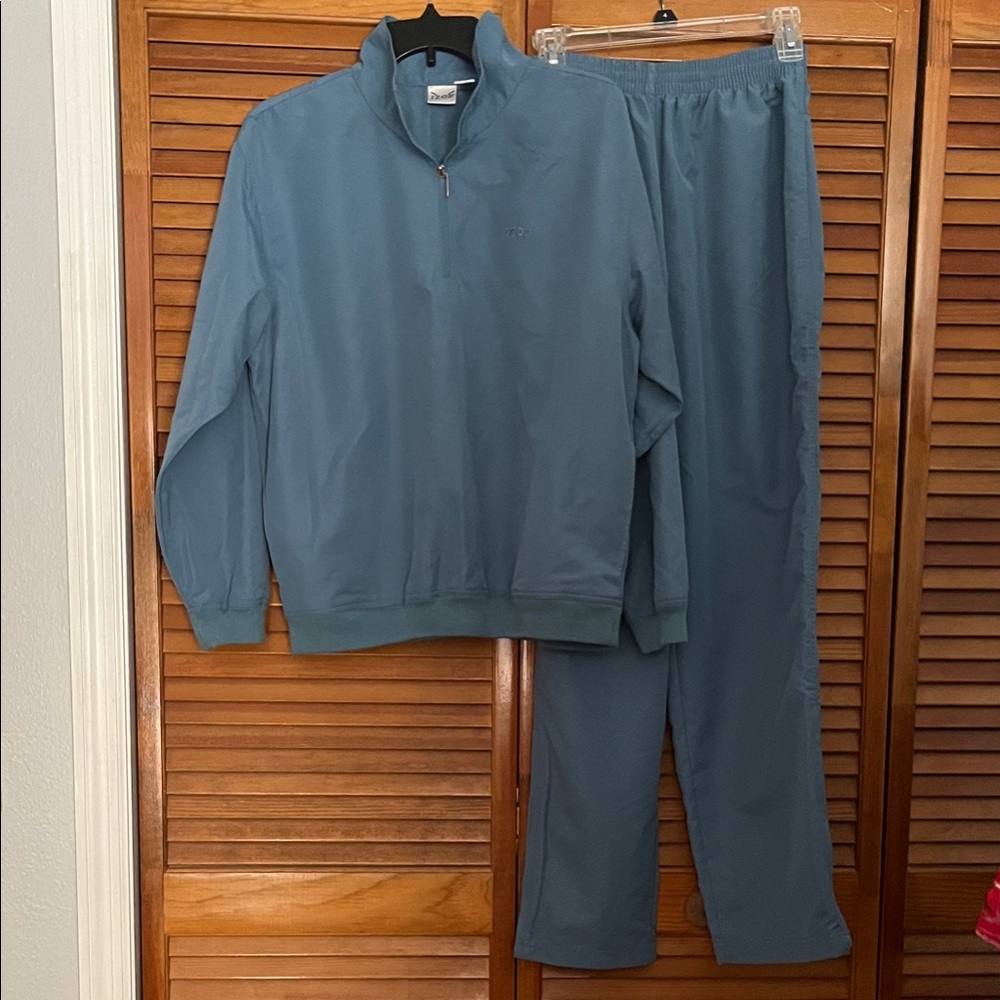 Izod women’s rain suit